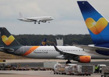 FOTOS DE ARCHIVO: Aviones con los logotipos de la compañía aérea Condor de Thomas Cook son vistos en el aeropuerto de Frankfurt, Alemania, el 24 de septiembre de 2019. REUTERS/Kai Pfaffenbach