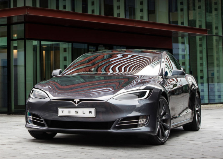Tesla-autos-eléctricos-Energy-and-Commerce
