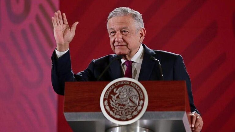 AMLO alista reforma para obtener créditos de Infonavit y Fovissste sin intermediarios