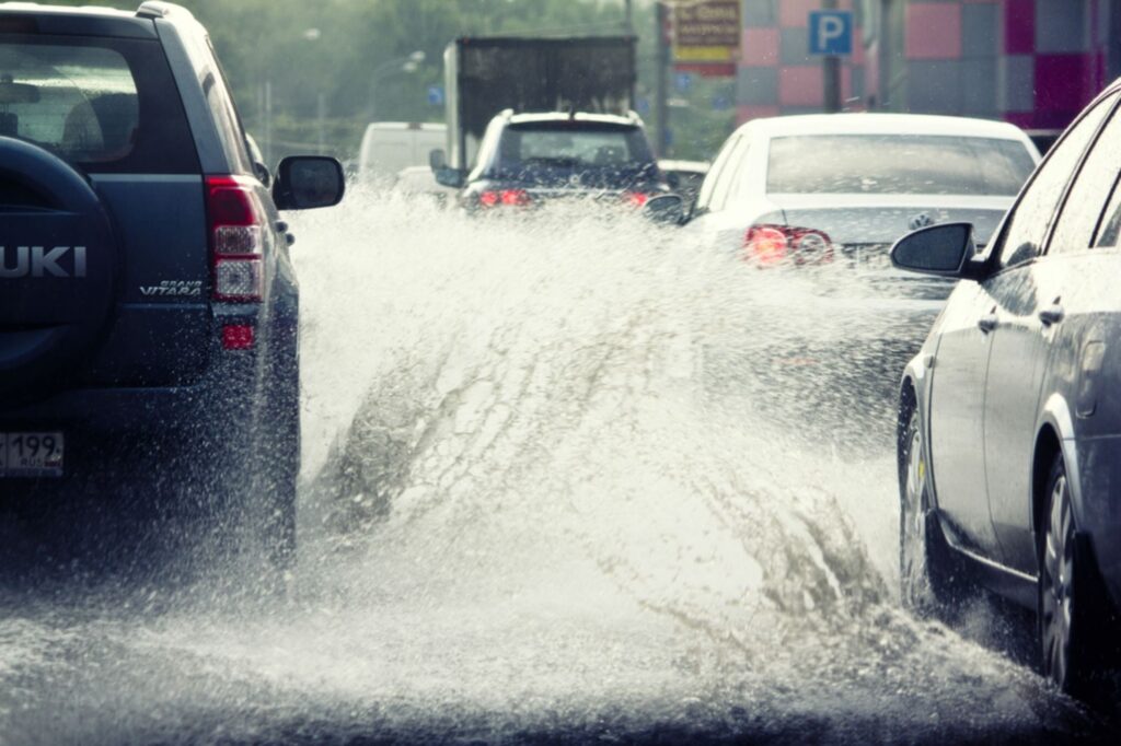 Comienza la temporada de lluvias, ¿tu auto está asegurado para esta situación?
