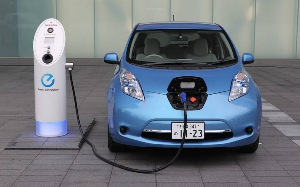 Aumenta venta de autos eléctricos en Europa pese a pandemia