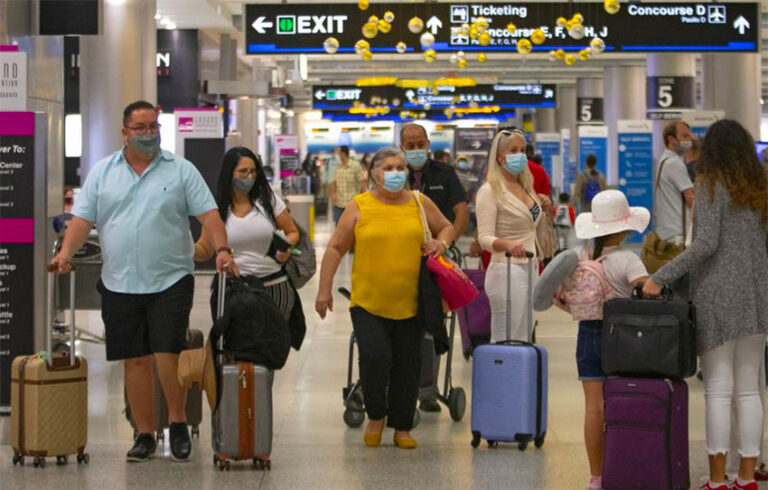 Trump levanta restricciones de viajeros desde Europa, Reino Unido y Brasil por COVID-19