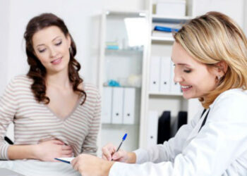 5 puntos a considerar antes de comprar un seguro médico para mujeres