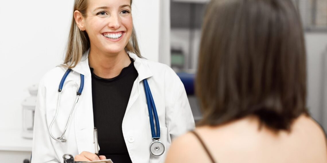 Tasas de seguro médico se dispararán 8.8% en el 2021 en Latinoamérica
