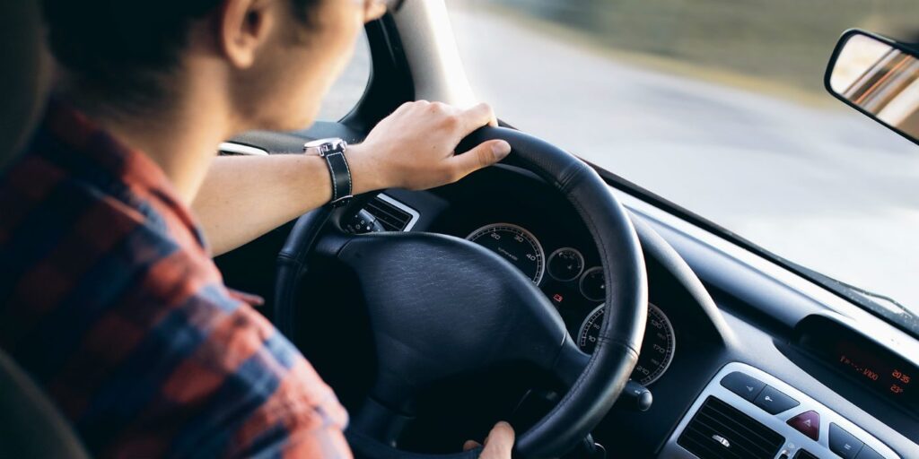 Cómo verificar si el pago de su seguro de automóvil es excesivo