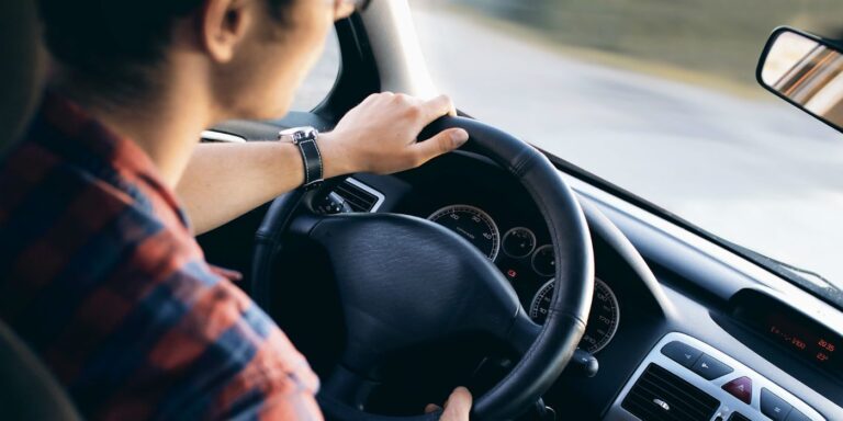 Cómo verificar si el pago de su seguro de automóvil es excesivo