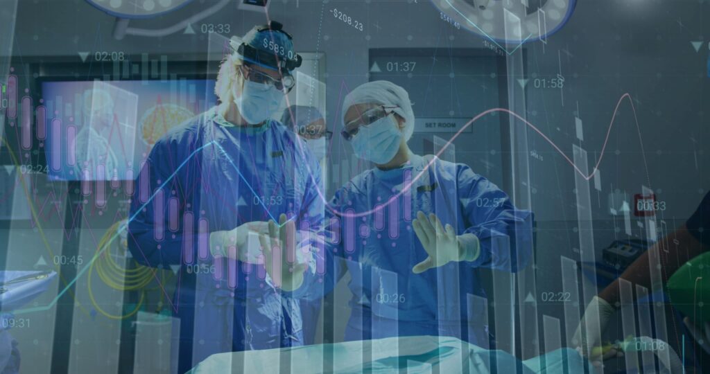 Médicos en quirófano con gráficos financieros superpuestos, ilustrando el impacto de las pandemias en la industria de seguros y en la gestión global de riesgos.