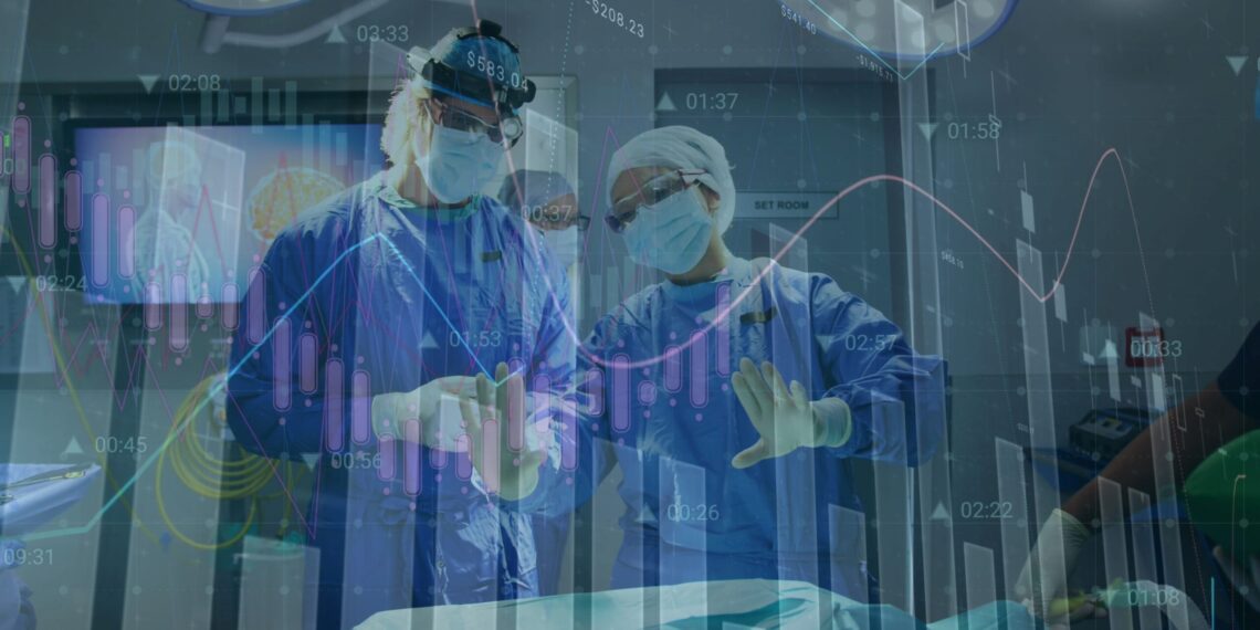 Médicos en quirófano con gráficos financieros superpuestos, ilustrando el impacto de las pandemias en la industria de seguros y en la gestión global de riesgos.