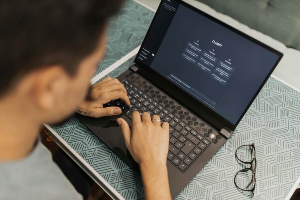 Ejecutivos de seguros en México implementando inteligencia artificial para optimizar procesos y enfrentar desafíos económicos