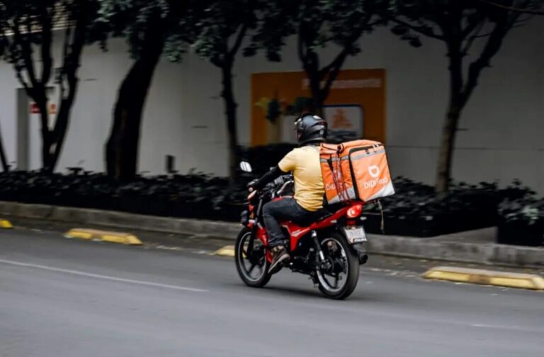 Propuesta en México plantea integrar a trabajadores de plataformas digitales al seguro IMSS con esquemas flexibles de cotización