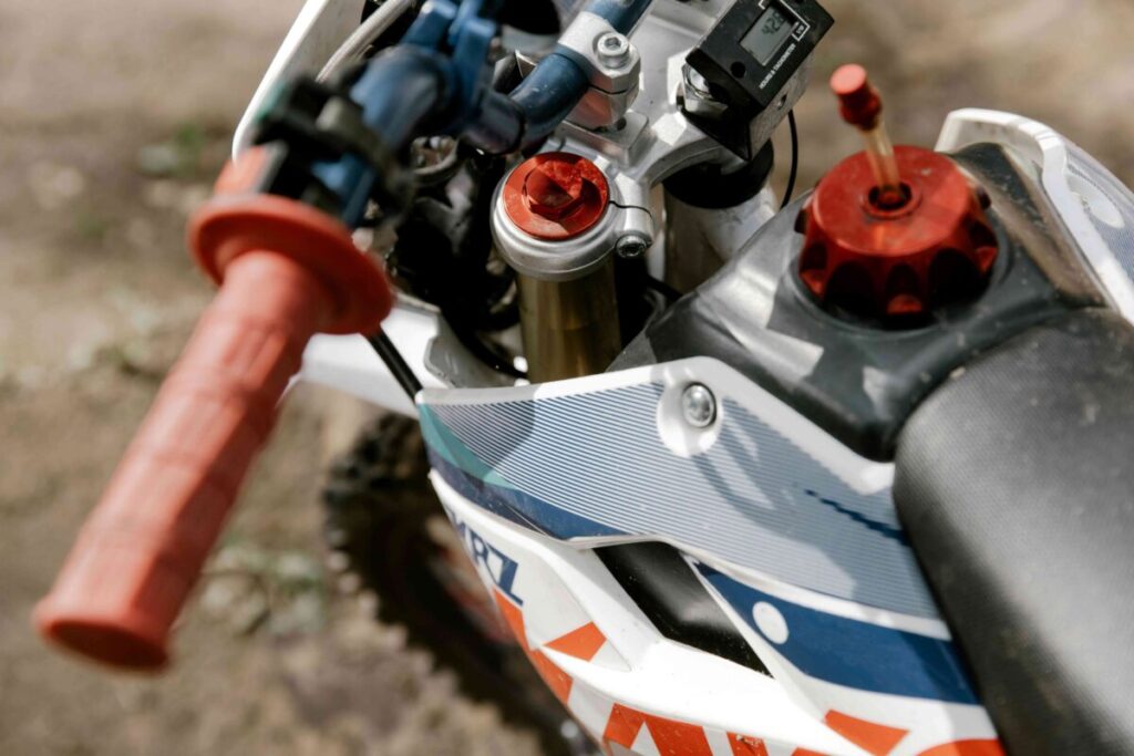 Motocicleta y elementos de seguros representan la oferta especializada de AMV Seguros en el mercado español