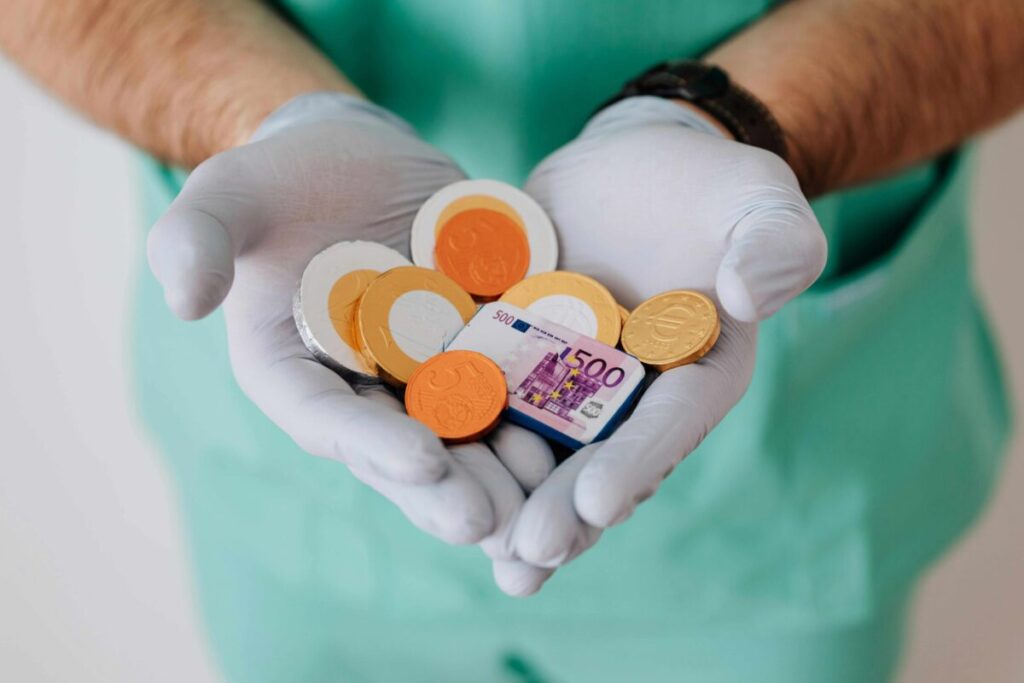 Crece la facturación del seguro de salud privado en España, alcanzando casi 10.000 millones de euros en 2025