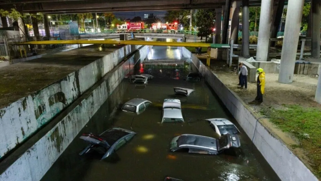 Aumento de lluvias extremas en México destaca la importancia del seguro de autos con cobertura contra inundaciones y daños materiales