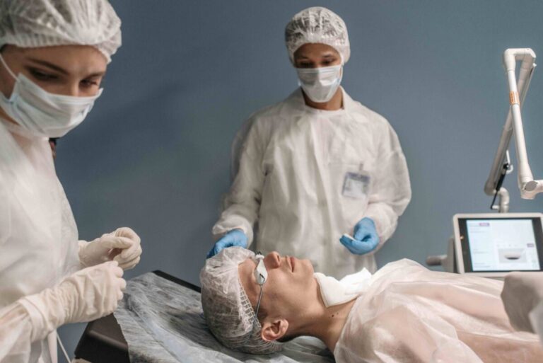 Debate en Washington sobre seguros médicos en Estados Unidos ante riesgo de cierre de gobierno