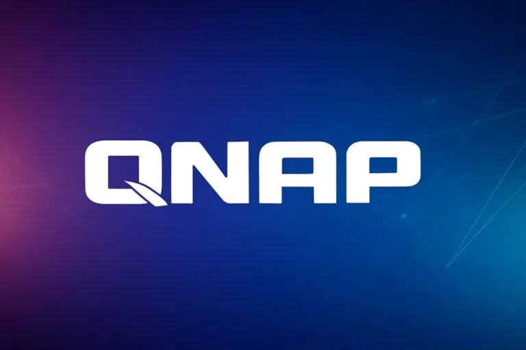 Logo corporativo de QNAP sobre fondo tecnológico profesional, asociado a soluciones de almacenamiento empresarial con alta disponibilidad e IA local