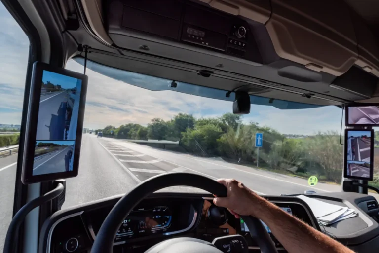 Video-telemática utilizada por aseguradoras para reducir pérdidas y mejorar la gestión de riesgos en flotas de transporte en México.