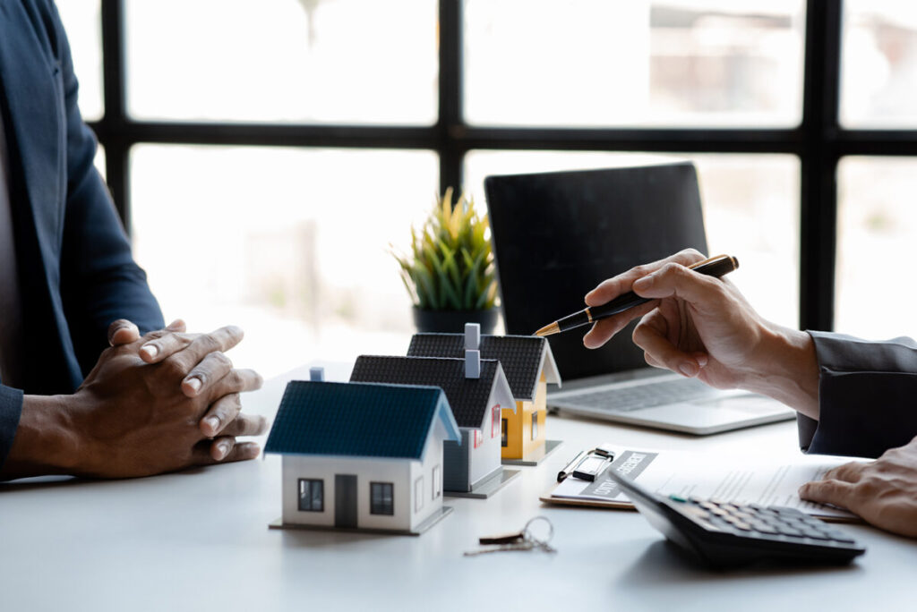 Seguro de crédito respaldando operaciones del mercado inmobiliario y reduciendo riesgo financiero