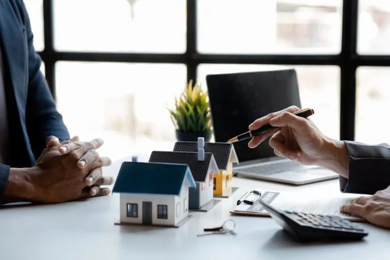 Seguro de crédito respaldando operaciones del mercado inmobiliario y reduciendo riesgo financiero