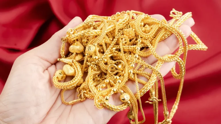 Seguro de joyas actualizado protege piezas valiosas ante el aumento del precio del oro y reduce riesgos de subaseguro