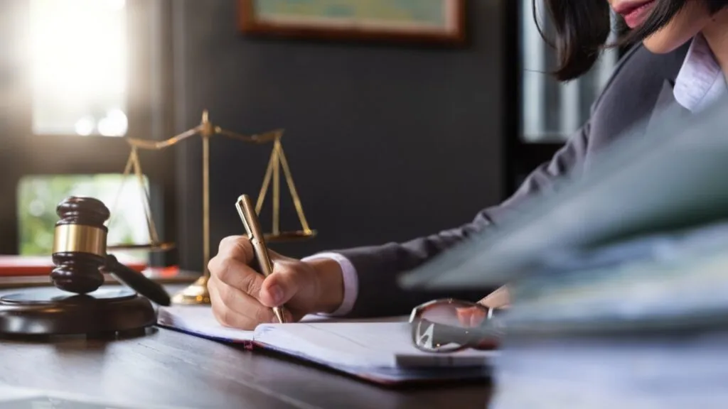 Autoridades investigan fraude fiscal en seguros de viaje en Nueva Jersey