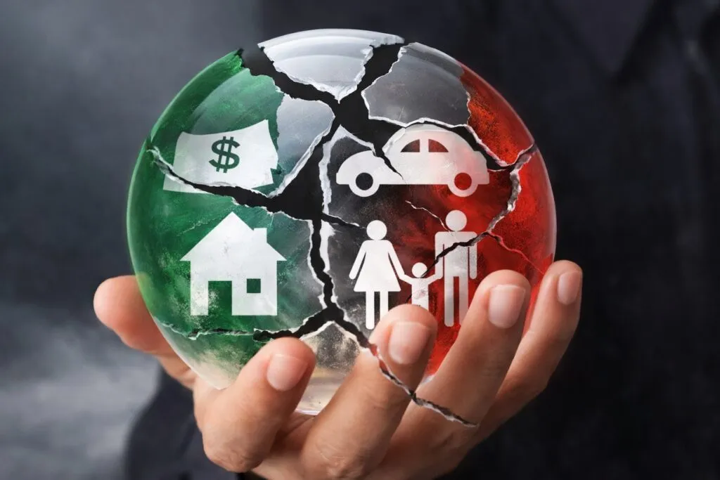 Hogar mexicano enfrentando riesgos económicos por falta de seguros financieros, según datos de inclusión financiera