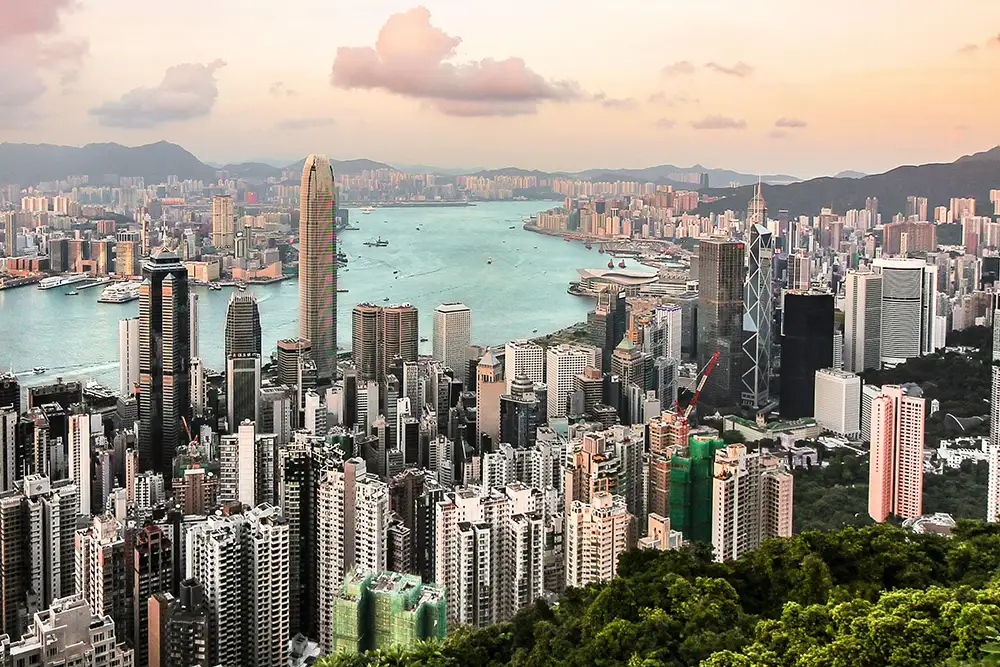 Regulación de capital para aseguradoras en Hong Kong con enfoque en criptoactivos e inversiones en infraestructura financiera
