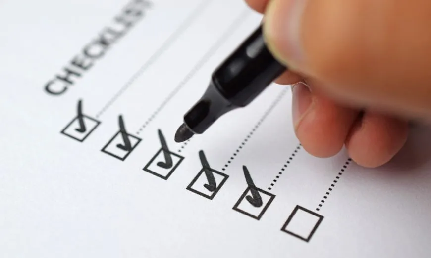 Inventario del hogar documentado con fotografías para facilitar reclamaciones y proteger bienes personales en el seguro de vivienda.