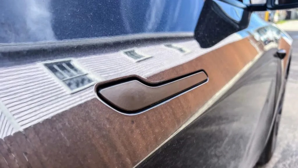 Tesla enfrenta proyecto de ley en EE.UU. por diseño de puertas eléctricas y exigencias de seguridad