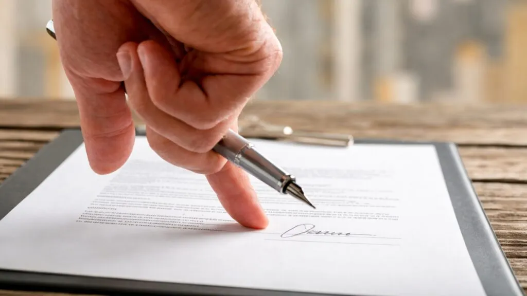 licitación en Baja California para seleccionar aseguradora escolar y mejorar atención médica estudiantil