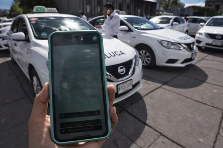 taxistas en España analizan reforma ley seguro taxi ante subidas de primas en pólizas