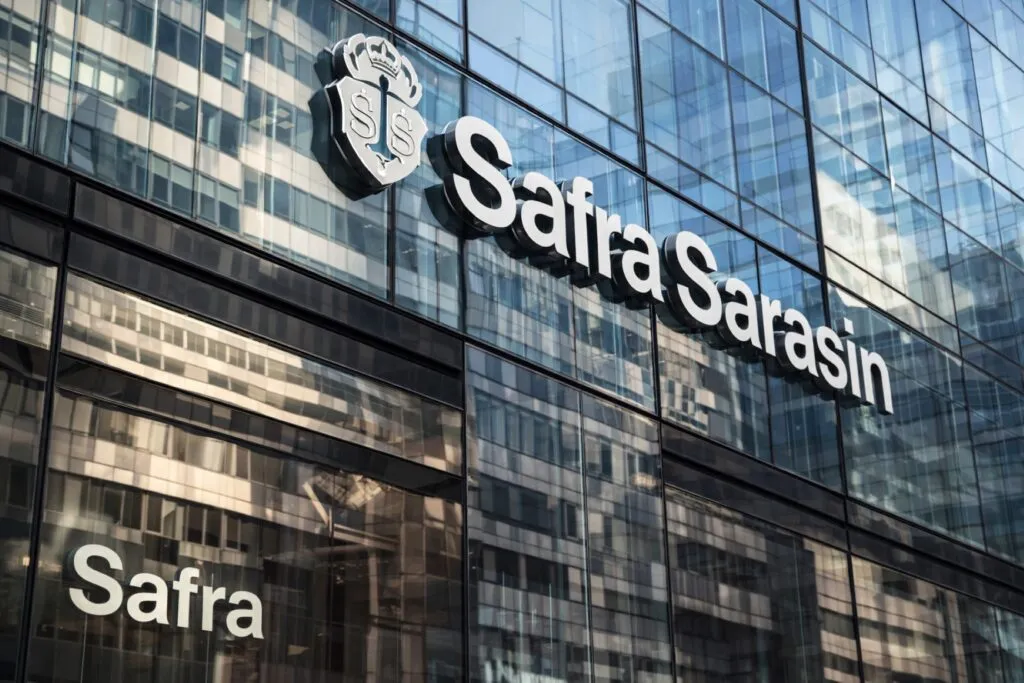 Expansión de inversión en seguros en España e Italia con estrategias alternativas y alianzas financieras