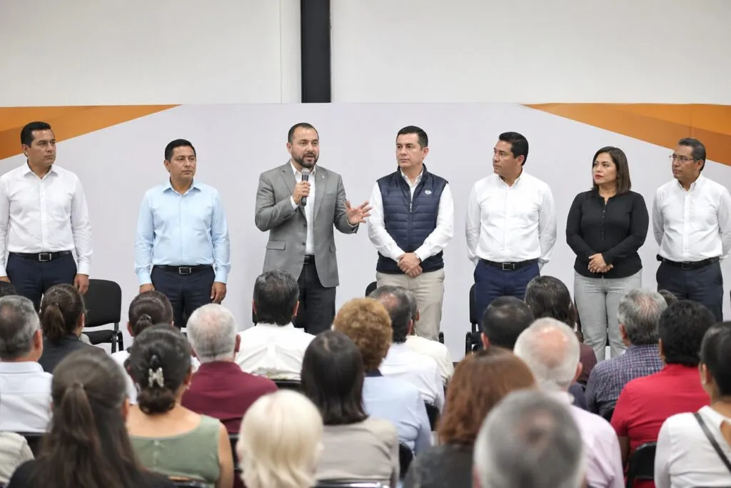 Docentes reciben seguros de retiro SNTE en Durango con más de 6 mdp en beneficios financieros