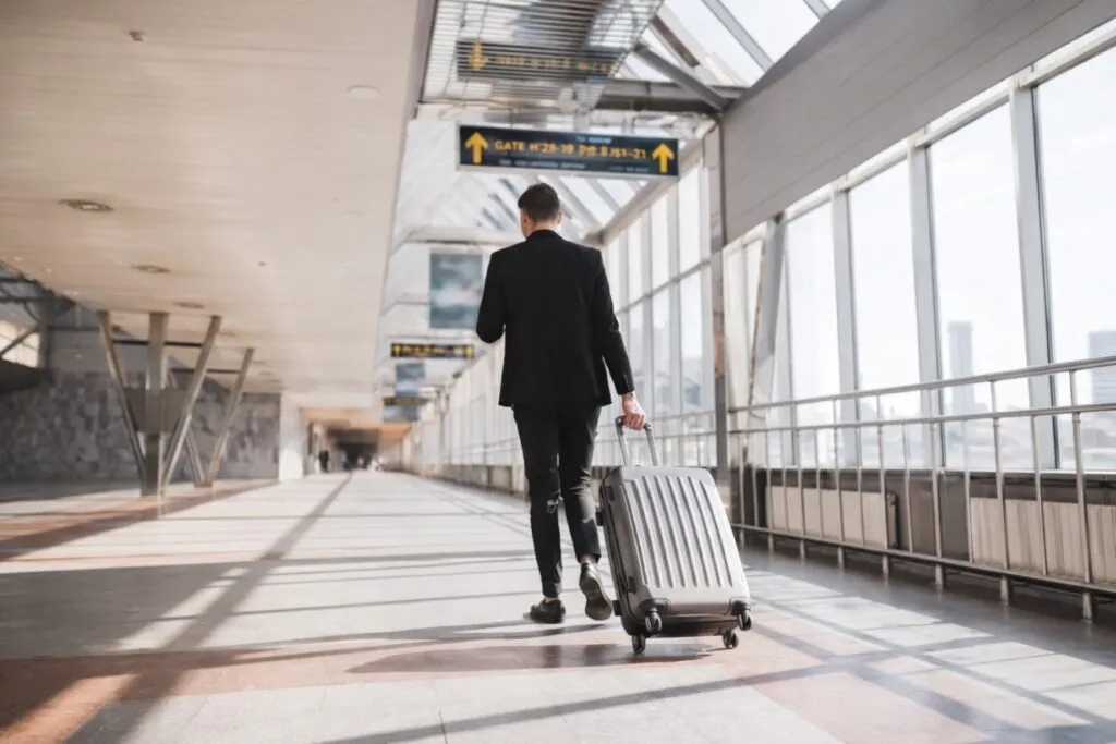 Seguro de vida clave ante alza de primas y riesgos al viajar desde México