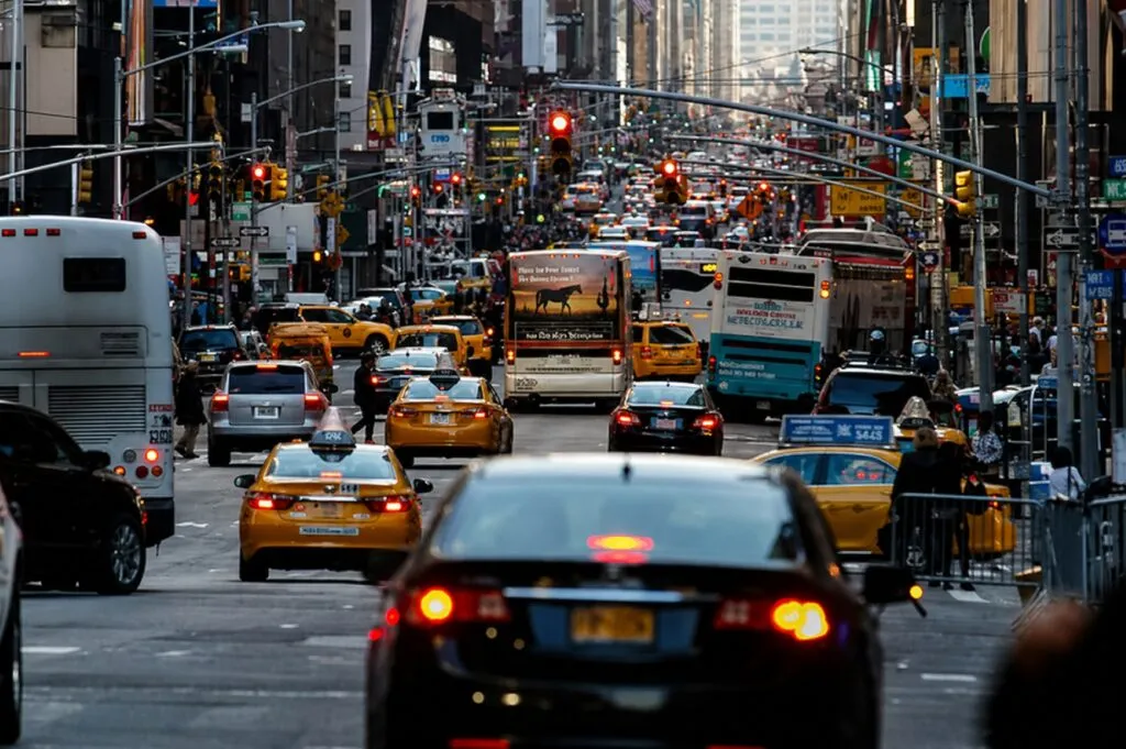 seguro de auto en Nueva York aumentará 6% por mayores costos de reparación y siniestralidad