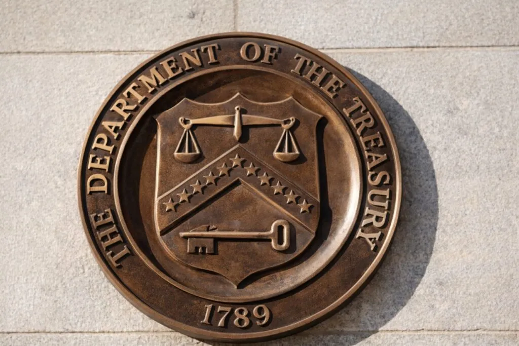 Autoridades de EE.UU. analizan mercado de crédito privado y riesgos en aseguradoras e impacto en estabilidad financiera