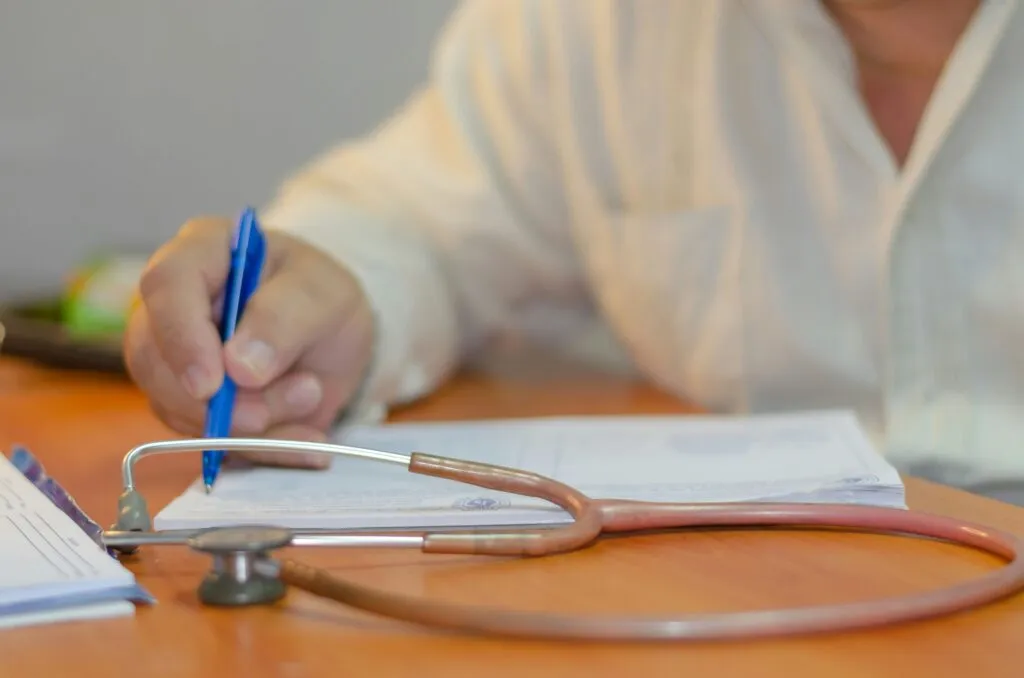 Inflación médica en México impulsa ajustes en seguros de salud y mayores costos hospitalarios privados