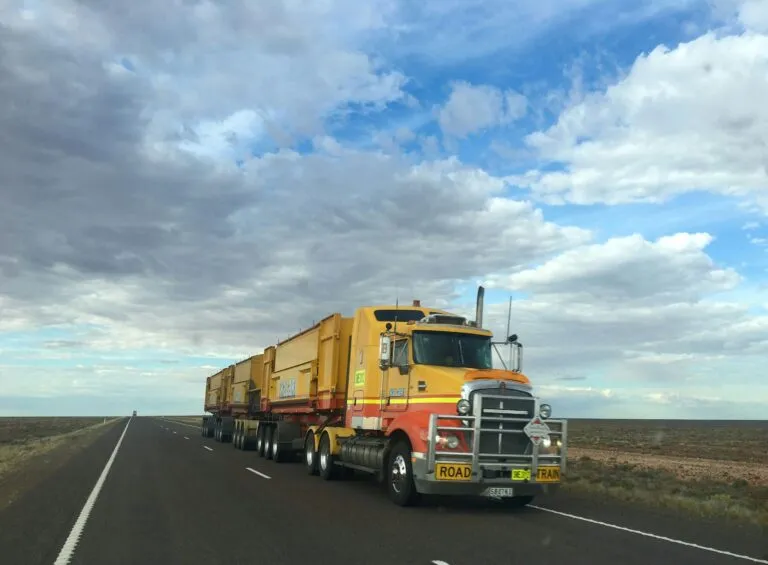Seguros para transportistas aumentan en México por mayores riesgos logísticos y robo de carga