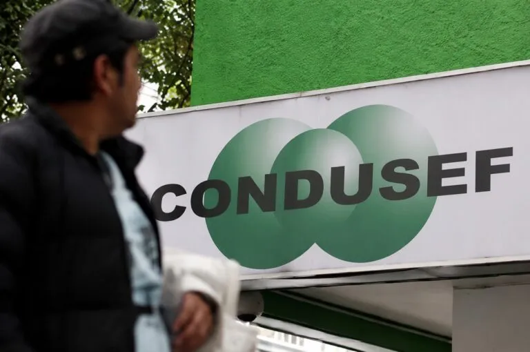 Transparencia en seguros con Formato Universal de Seguros presentado por CONDUSEF para facilitar comparación de pólizas