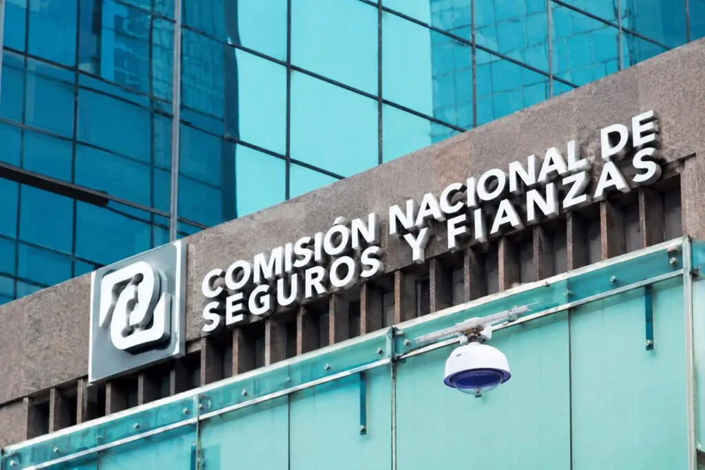 Mercado de seguros en México afectado por inflación y nuevas reglas del IVA durante 2026
