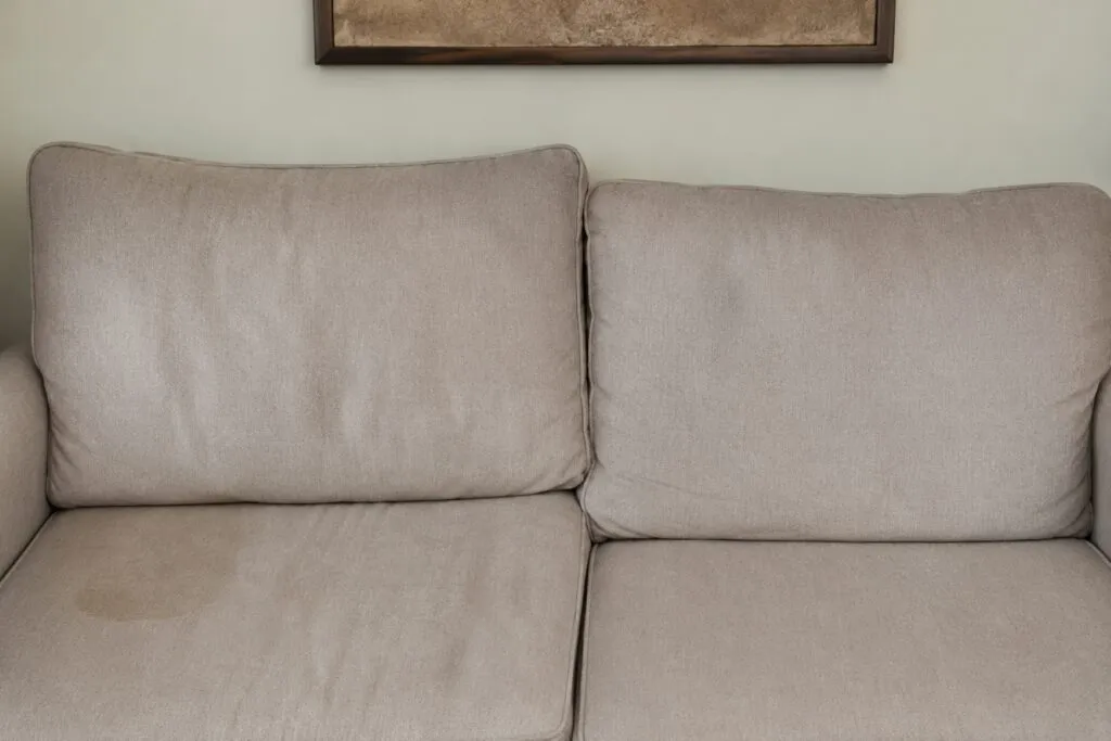 Seguro para muebles genera disputa por una cobertura adicional y un sillón dañado
