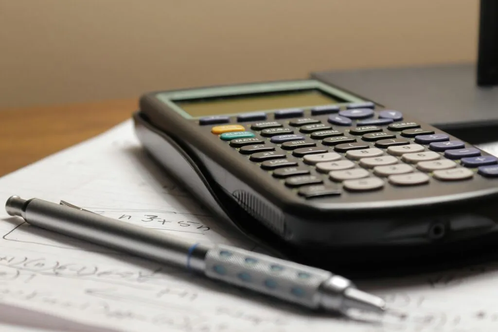Deducciones de empresas podrían cambiar en México ante la propuesta fiscal de Hacienda para 2027.