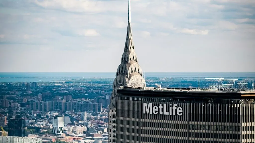 MetLife eleva sus inversiones responsables en México y mantiene la máxima calificación crediticia