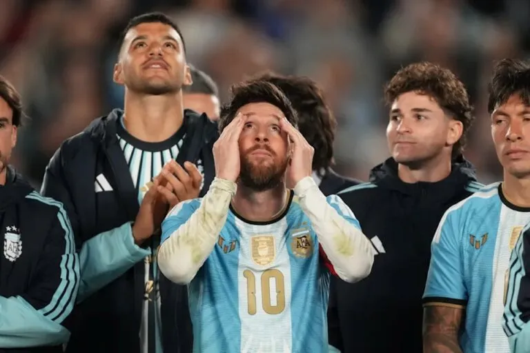 Sancor Seguros enfrenta críticas en Argentina por su publicidad durante el homenaje de despedida de Lionel Messi.