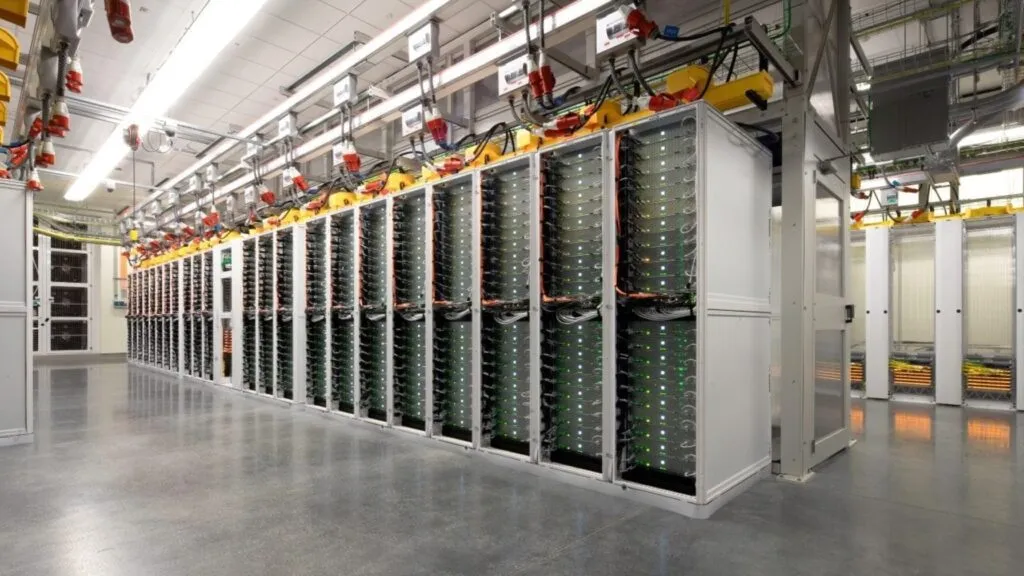 Seguros para centros de datos crecen por la inteligencia artificial y la necesidad de proteger grandes inversiones tecnológicas