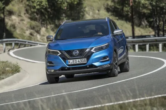 Seguros para coches eléctricos en España con coberturas para baterías y sistemas de carga, cuyos precios pueden superar los de automóviles de gasolina.